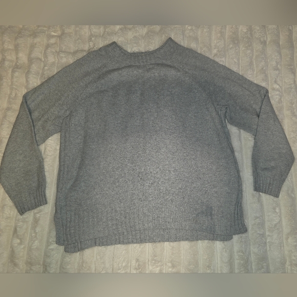 Time and Tru Charcoal Women's Crew Neck Sweater - Picture 1 of 2